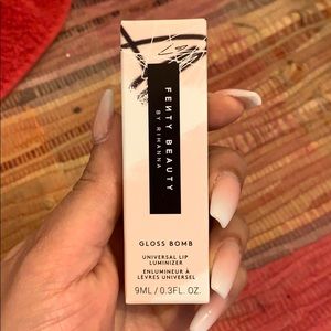Fenty Gloss Bomb - Fu$$y